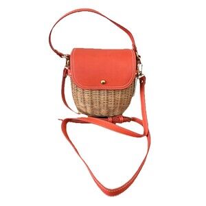 TOMMY BAHAMA Flap Picnic Basket Cross-body Straw Bag Coral Leather Studs NWT